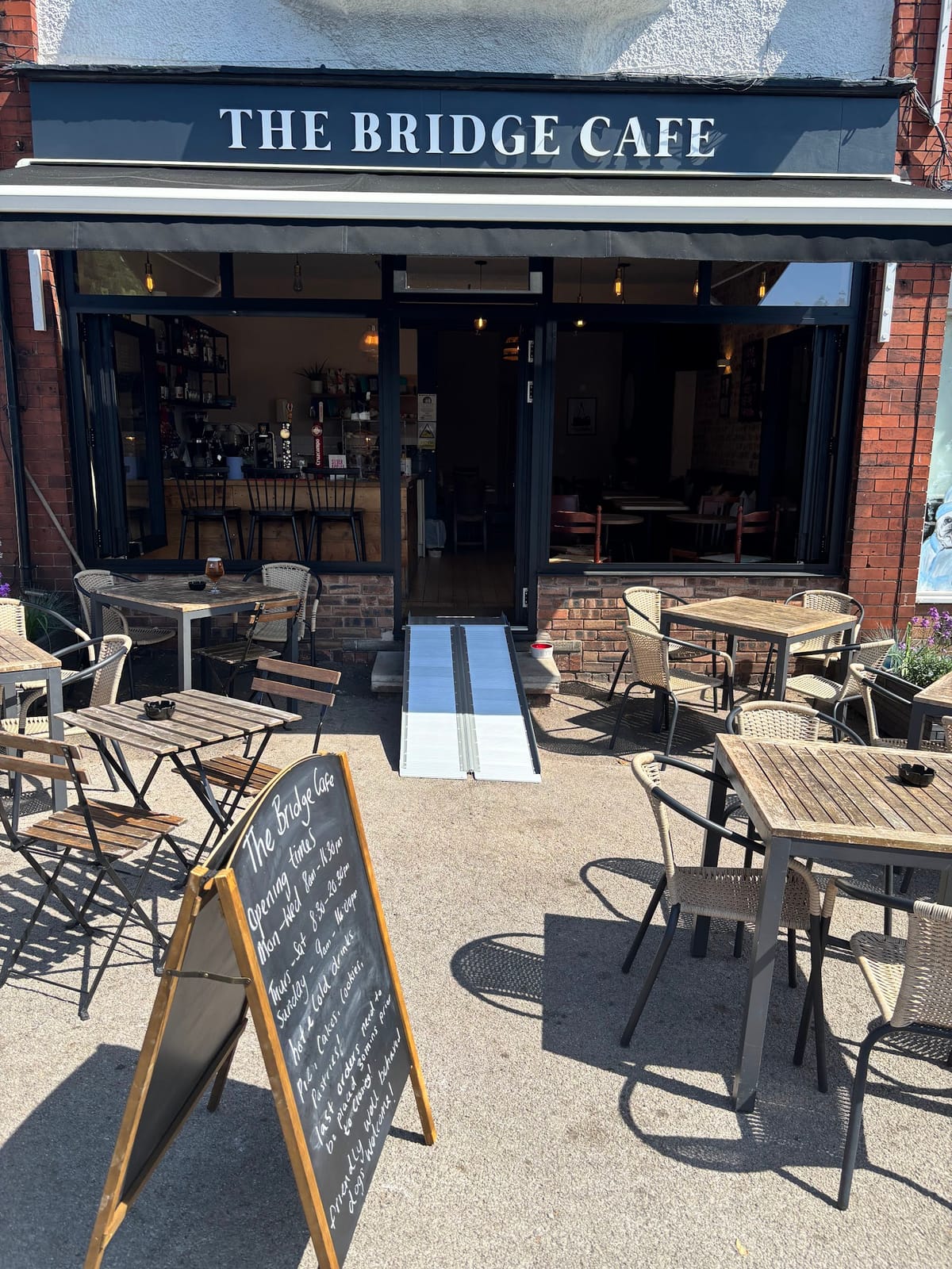 THE BRIDGE CAFE (Moss Lane)