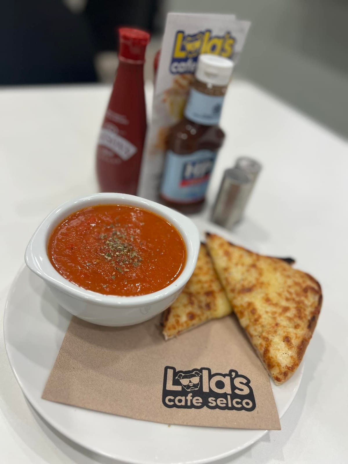 Lola's Cafe Selco