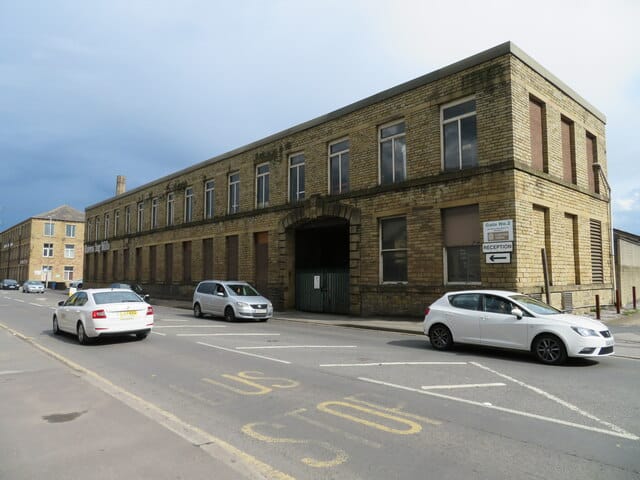 Yaadgaar Bakeries & Breakfast Dewsbury photo 5