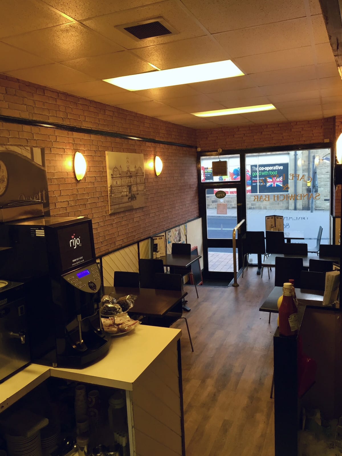 Cafe Latte & Sandwich Bar