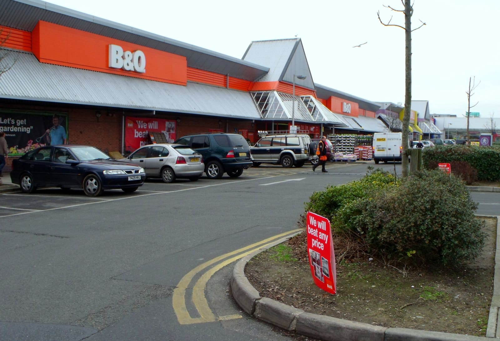 Marks & Spencer photo 3
