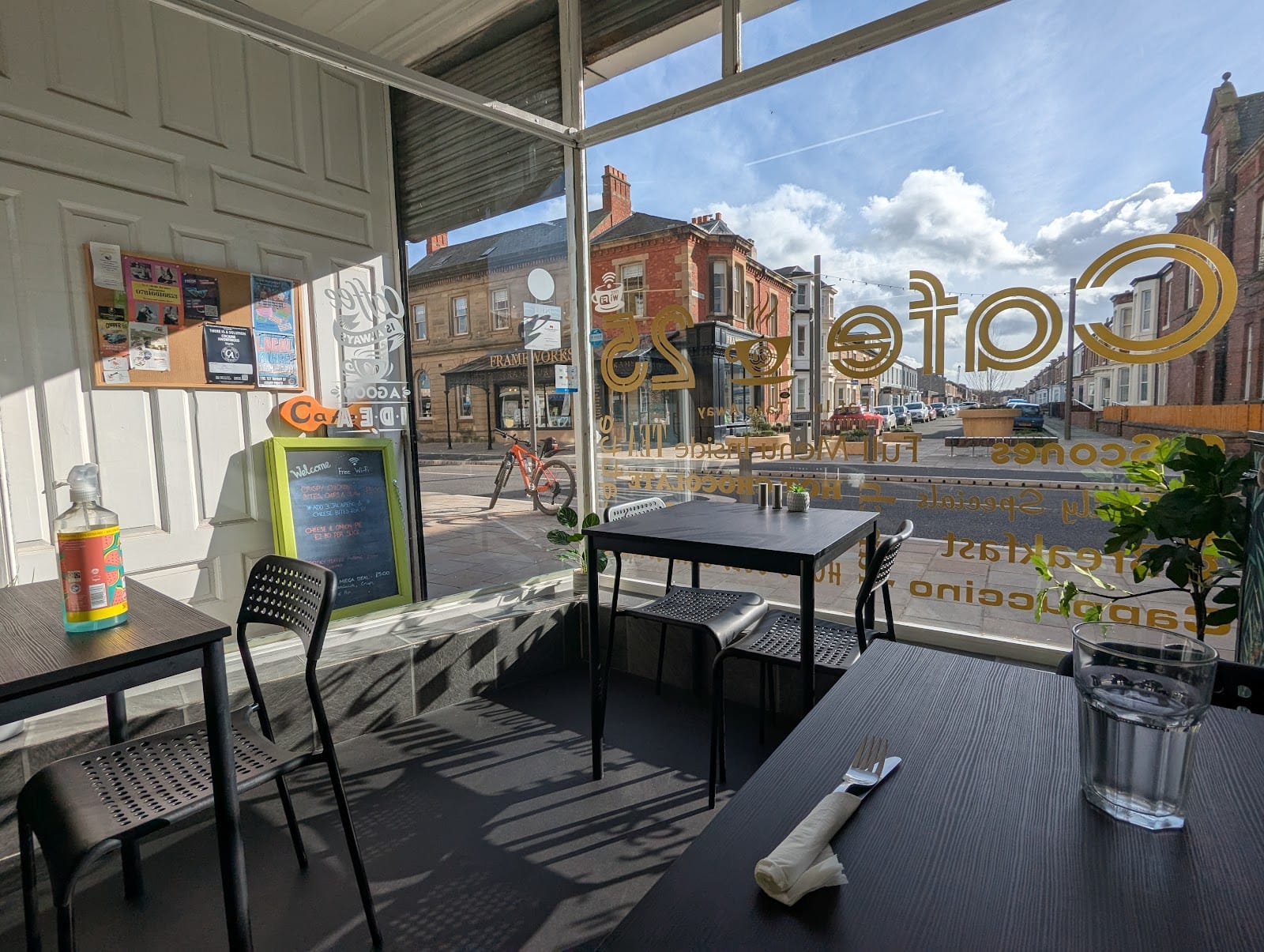 Cafe 25