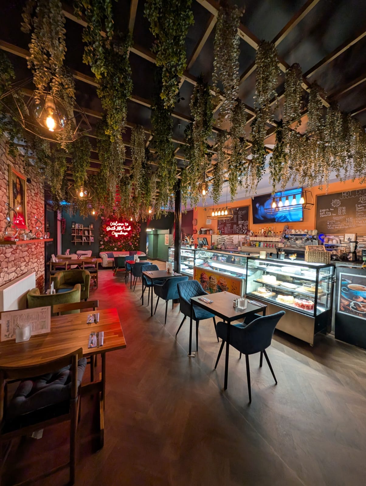 South Rd. Lus Coffeehouse