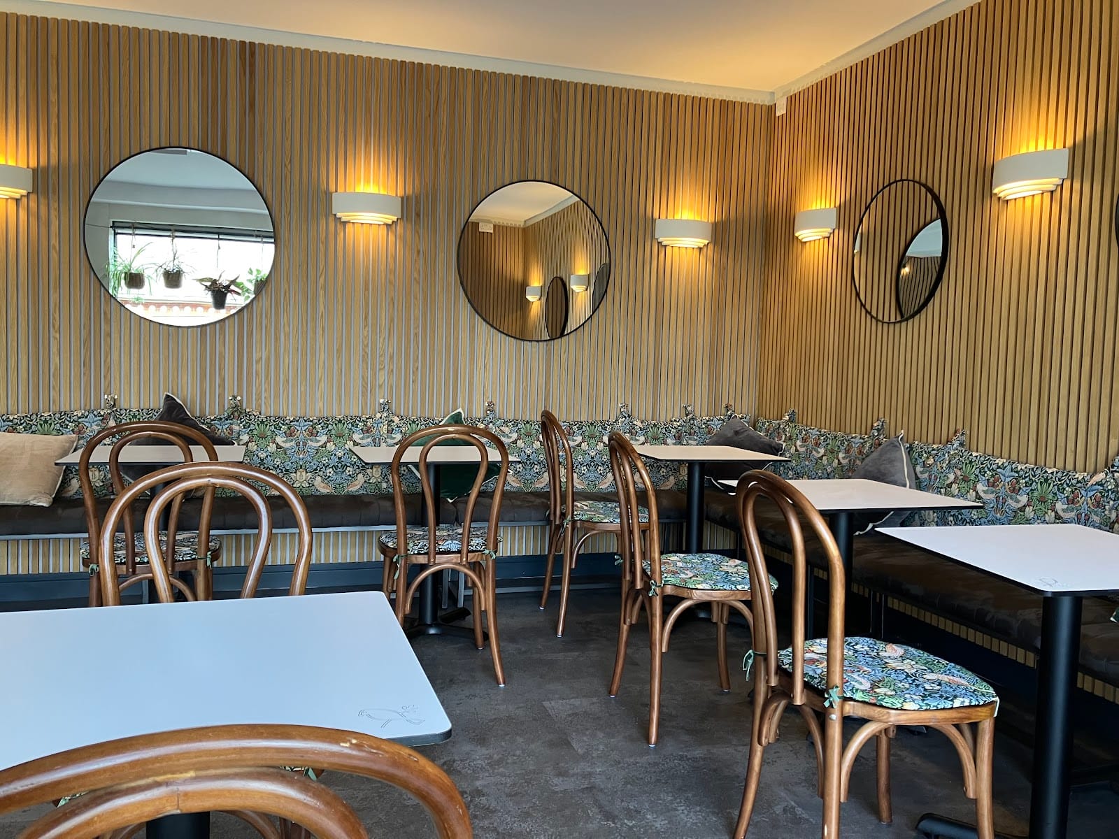 Jay Corner Coffee Shop & Bistro
