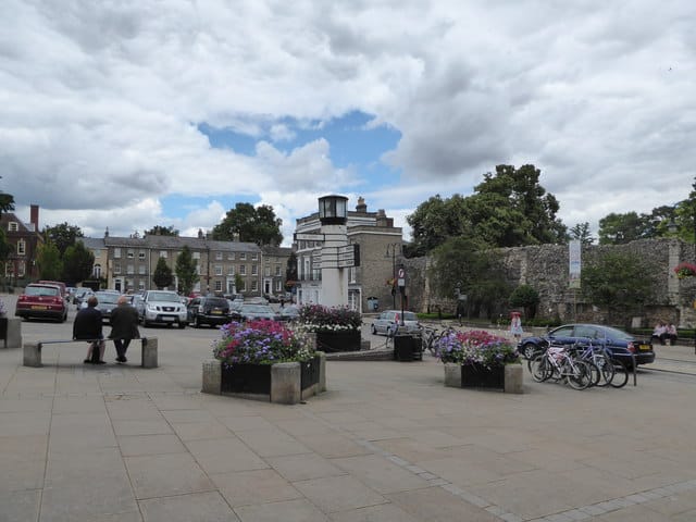 No 5 Angel Hill photo 3