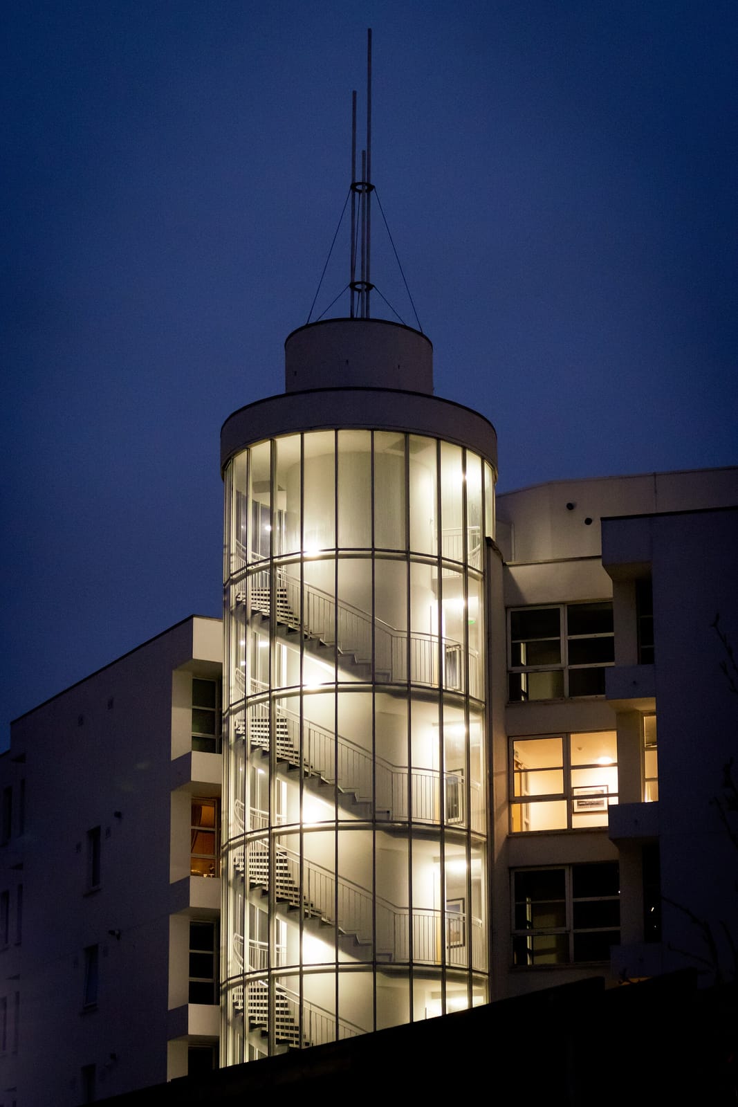 Creams Cafe Royal Wharf photo 2