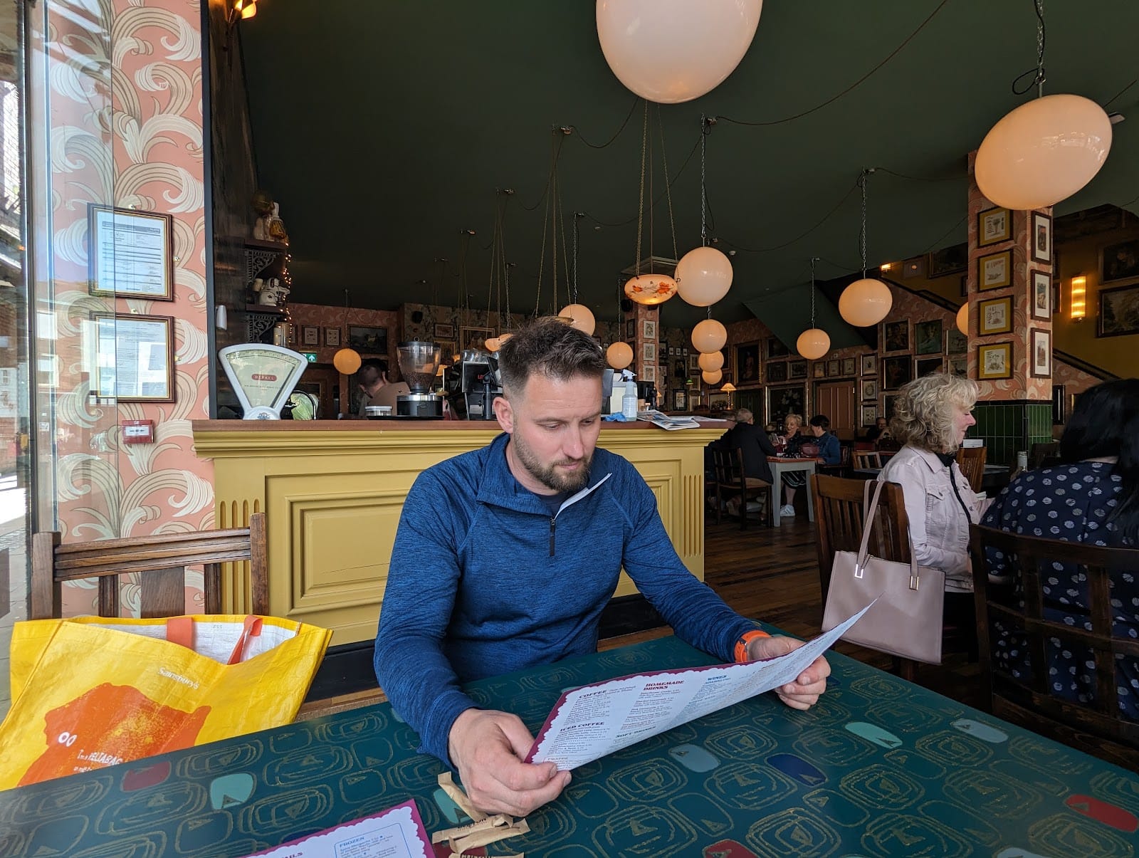 Cafe Lounge