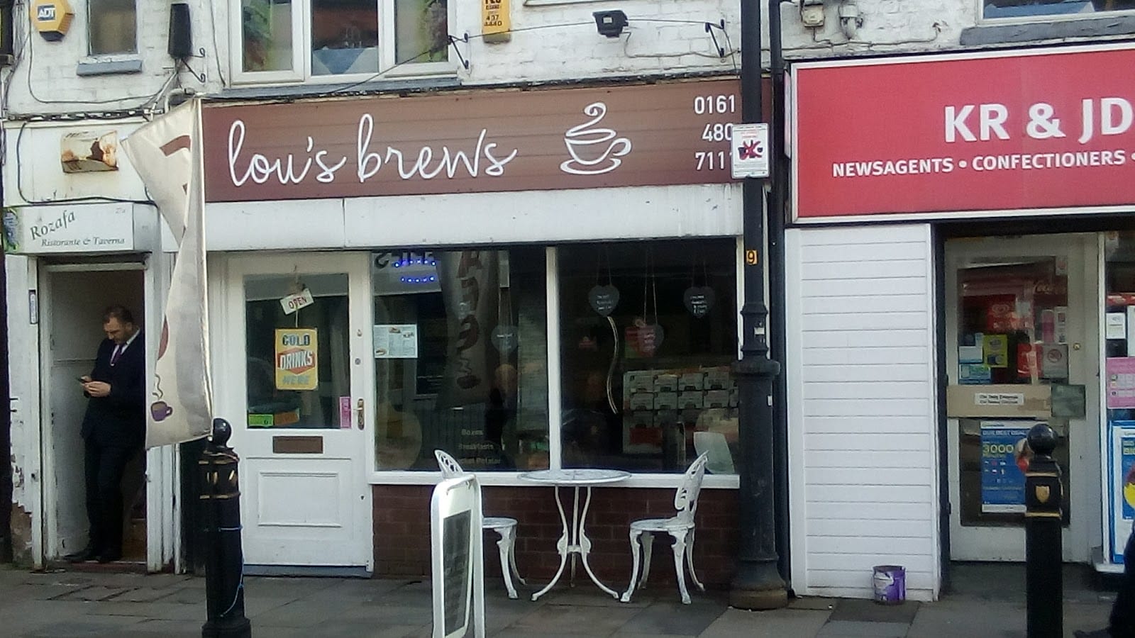 Lou’s brews@130 cafe