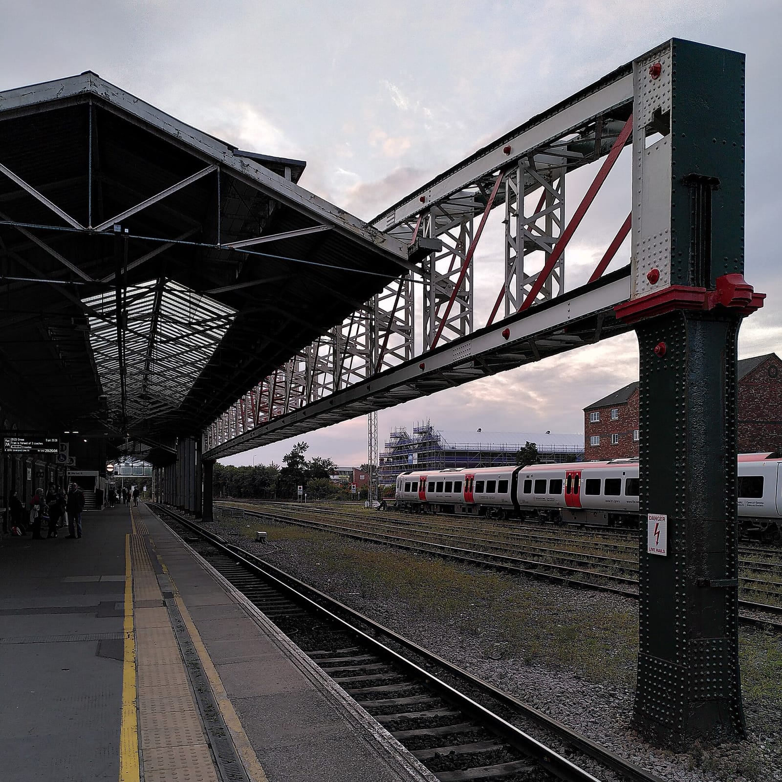 Refresh Cafe - Platform 4 photo 2
