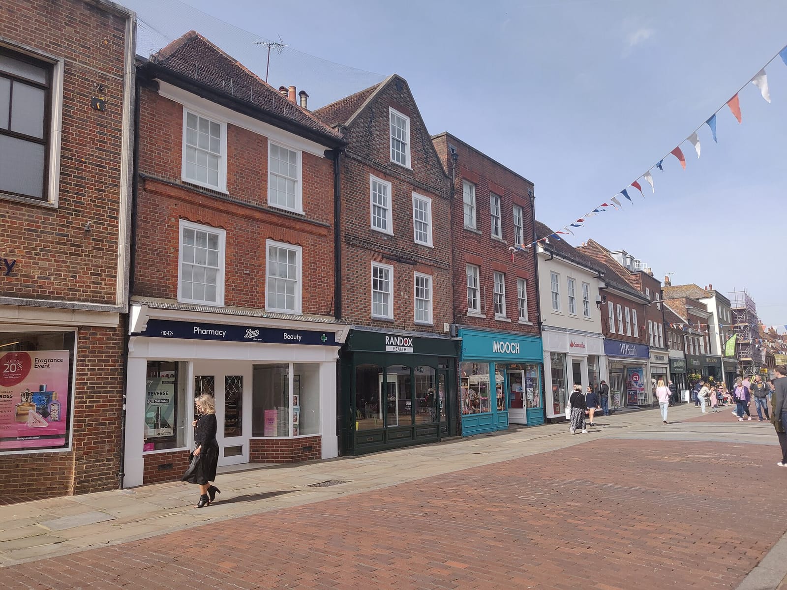 Joanna's Boutique Tearoom Chichester photo 3