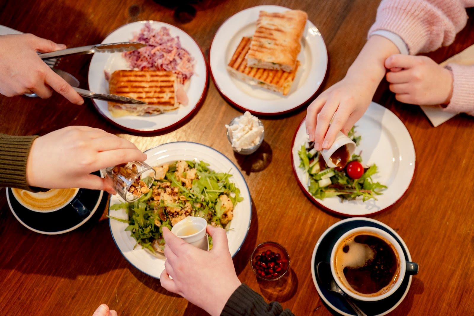 Robin's Nest Coffee Shop