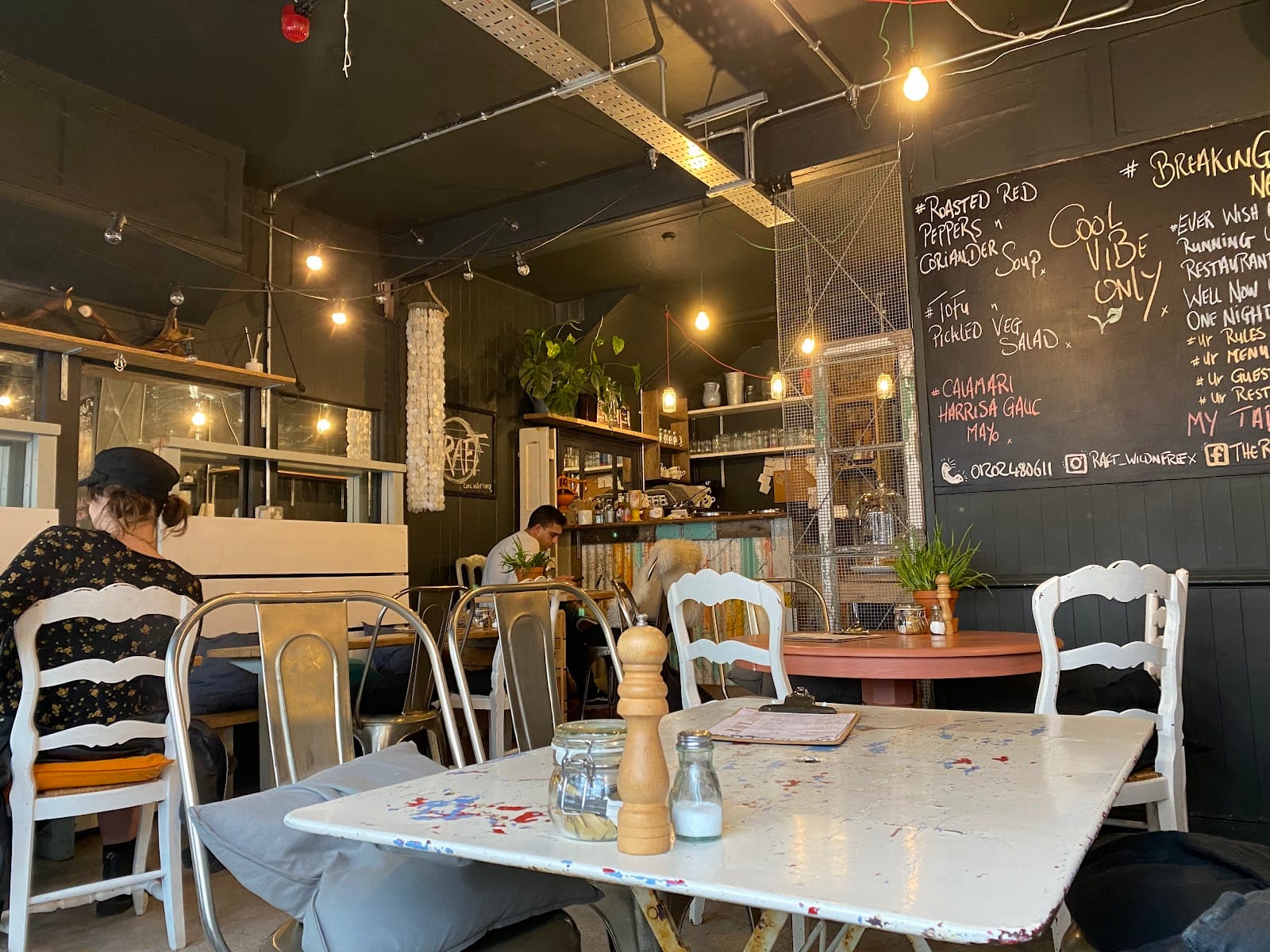Streetside Cafe
