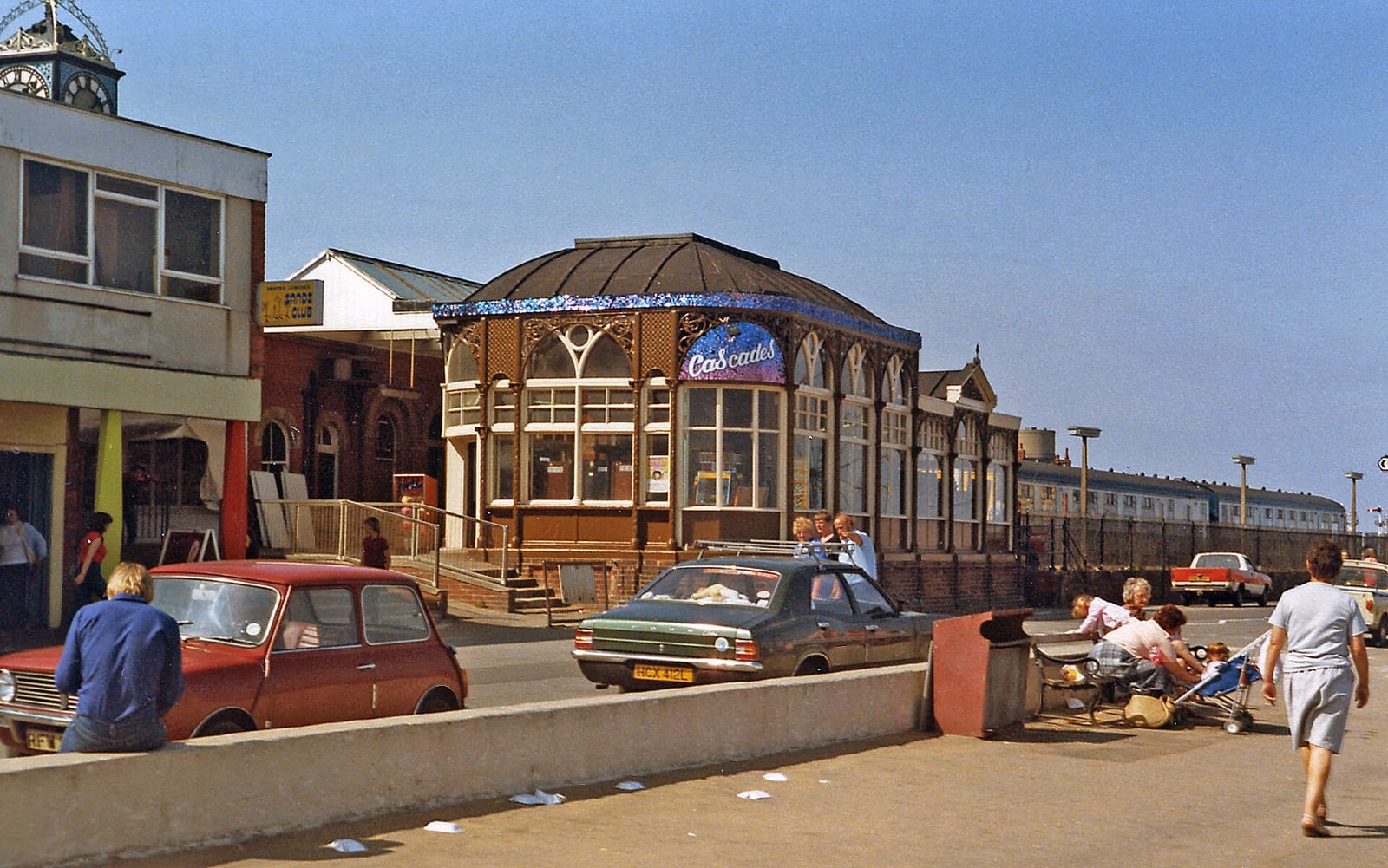 Brown's Café photo 2