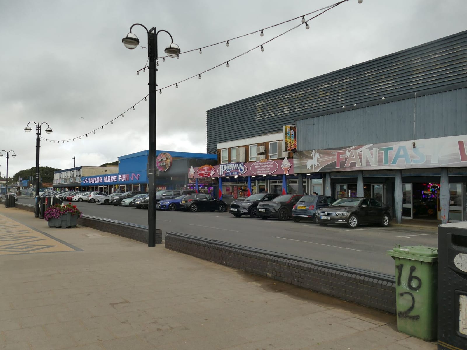 Brown's Café photo 4