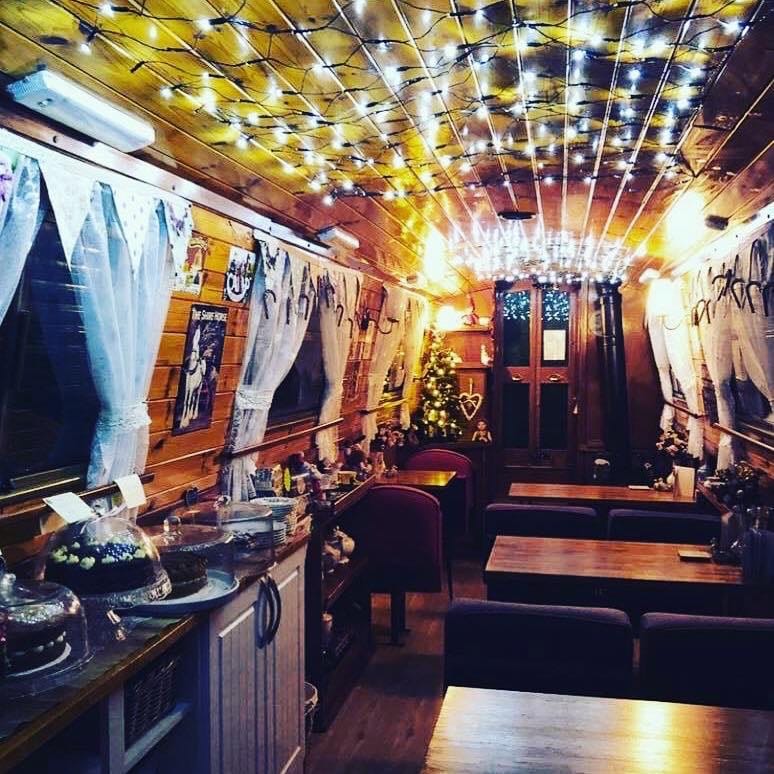 Safari narrow boat tearoom