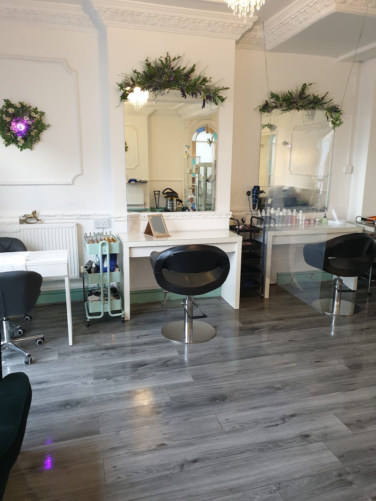 Mama T's Salon & Plant based kitchen