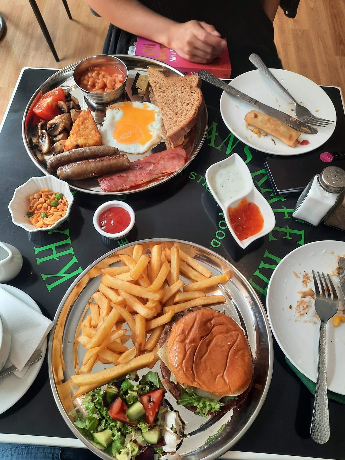 KHANS KAFE