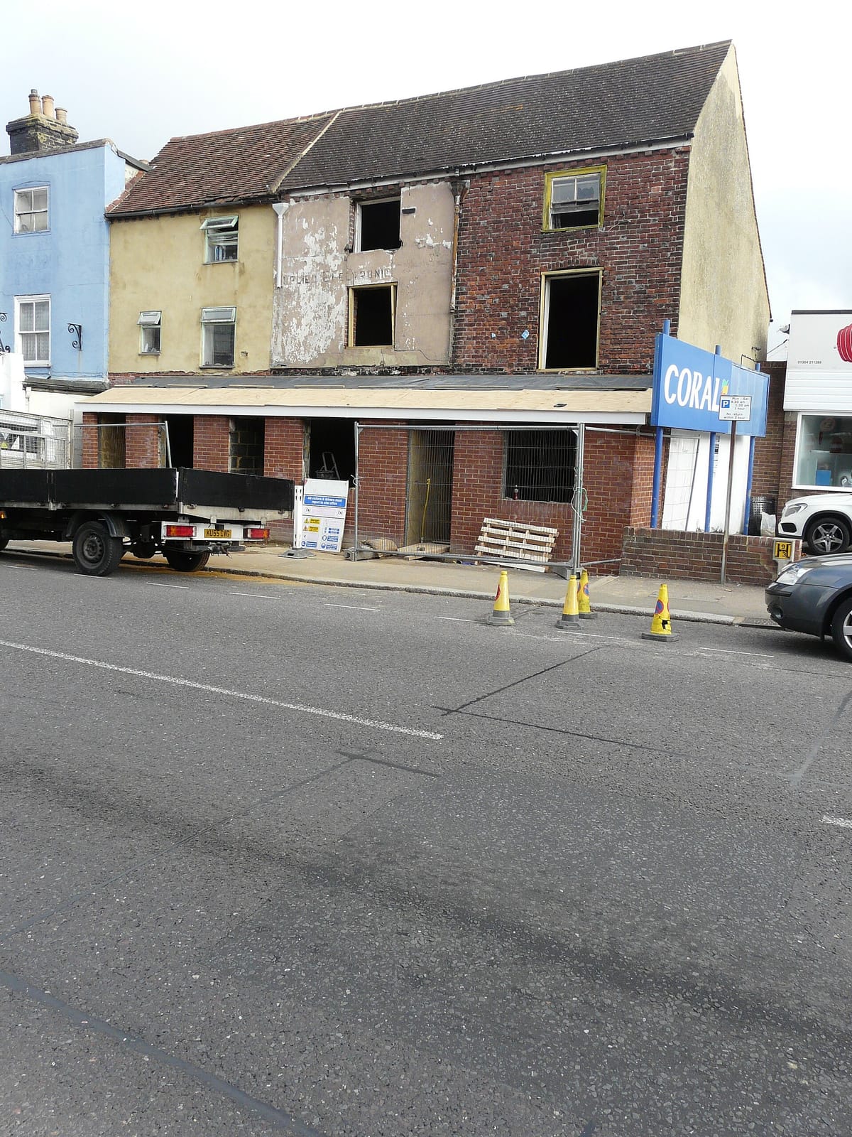 Hoops Café & Bar photo 3