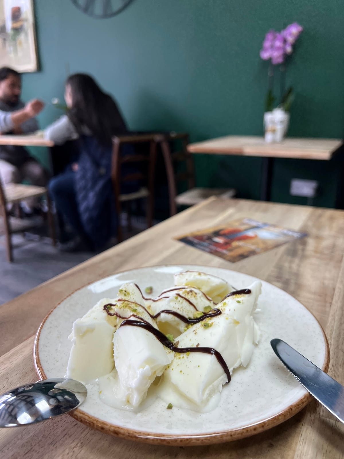 London luthier/cafe