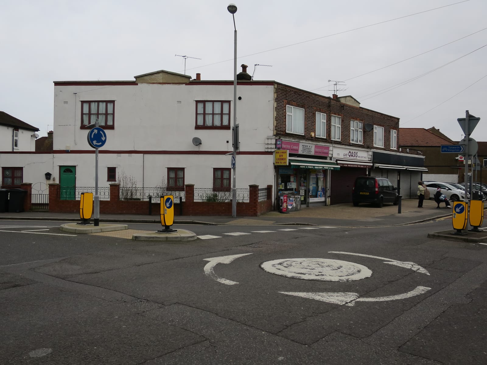 Desveen’s Bakery and cafe( Coffee on the Parade) photo 2