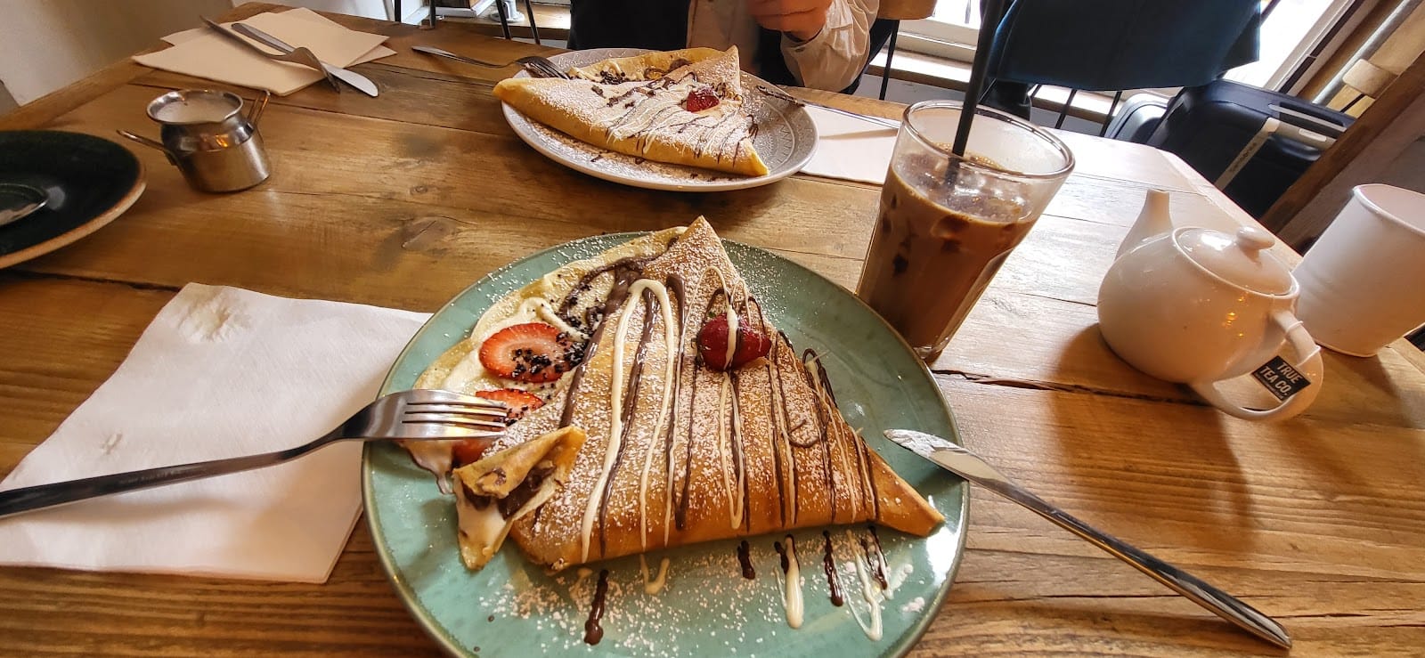 B'elicious Crepes , Coffees & Brews