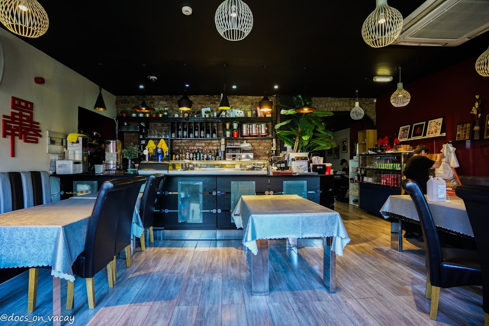 Moji Restaurant & Karaoke 蜀南春