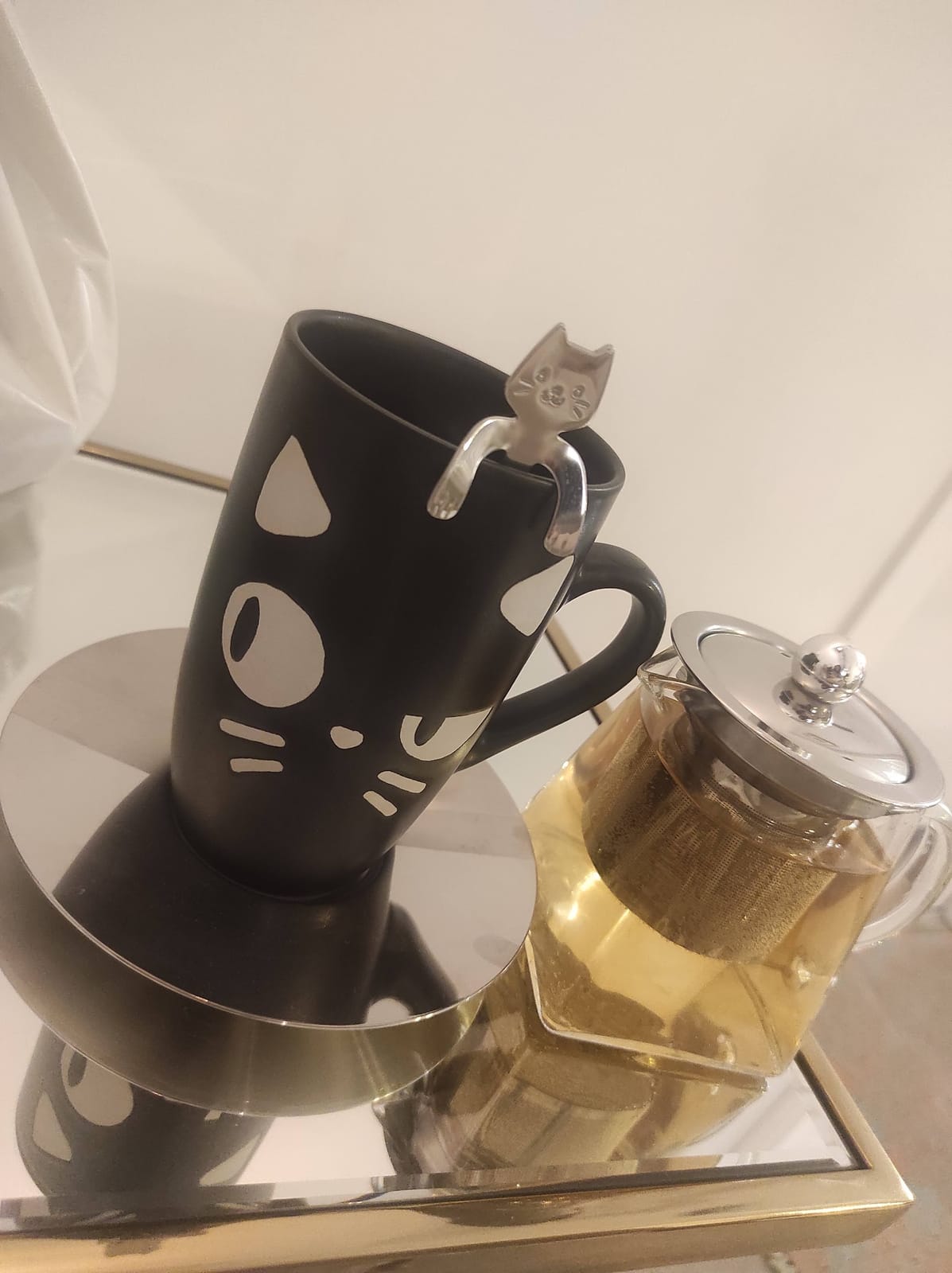 Cat Cafe
