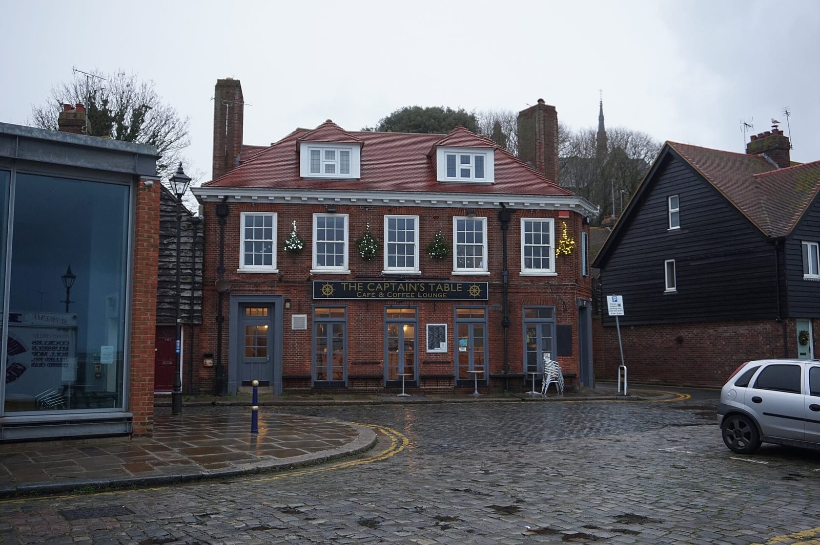 The Captain's Table Cafe photo 3