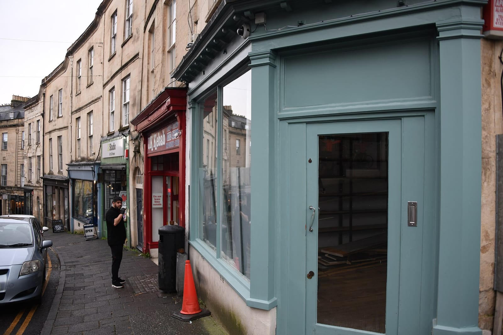 UK Off Licence Cafe photo 2