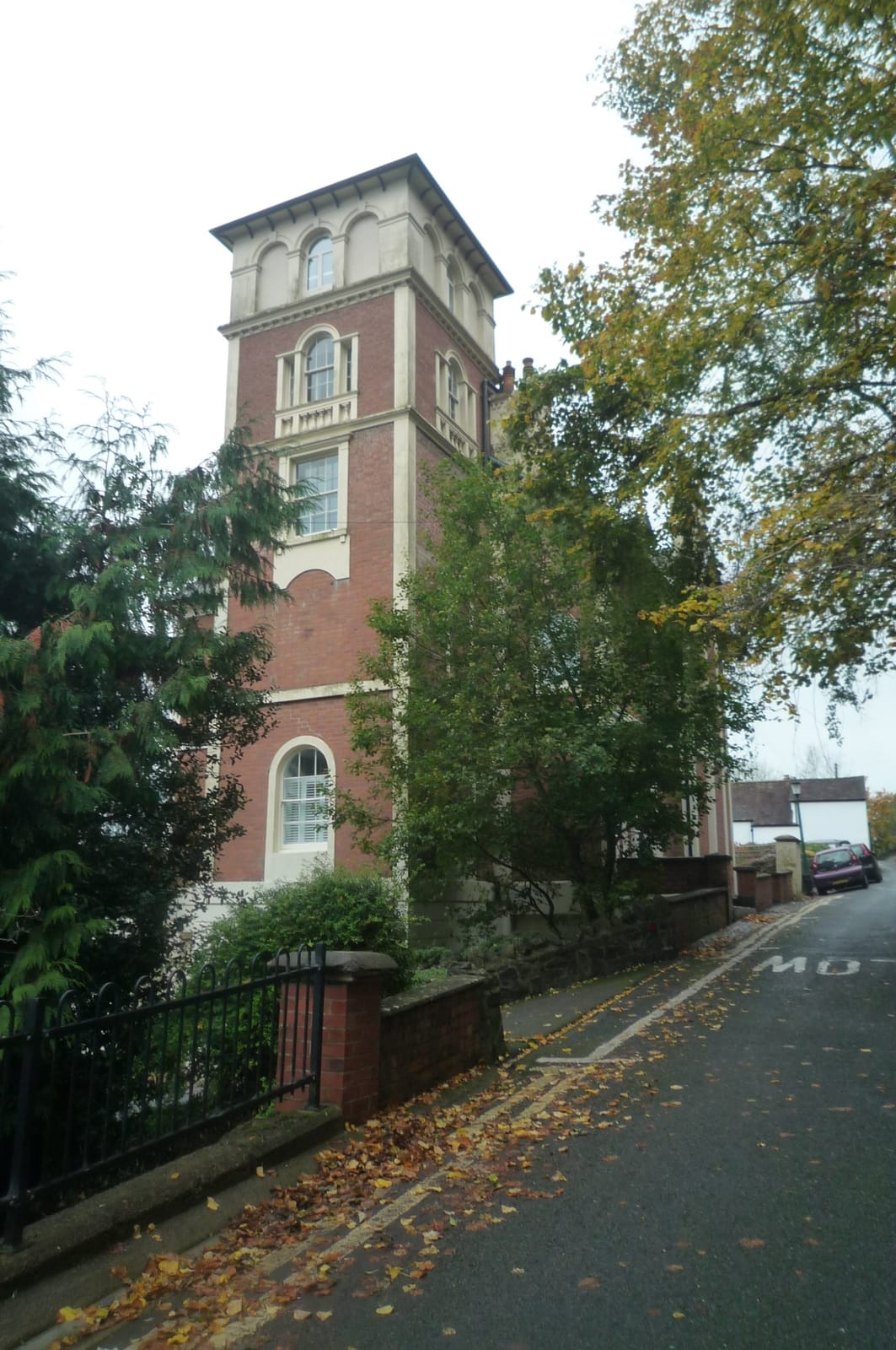 The Red Lounge - Great Malvern photo 2