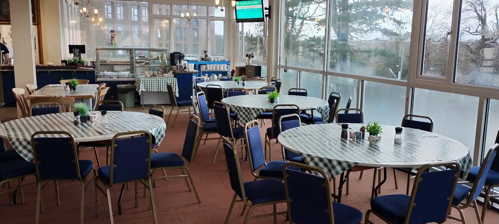 Gilly's Yard Café