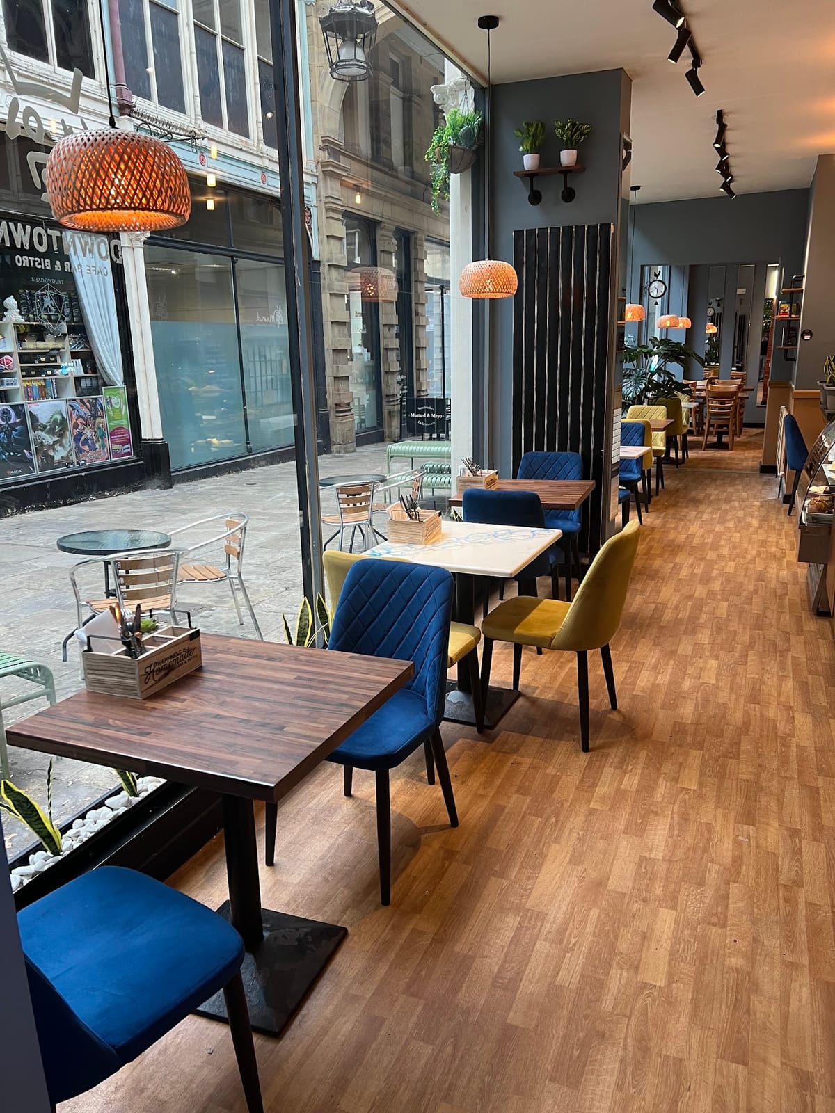 Downtown Cafebar & Bistro
