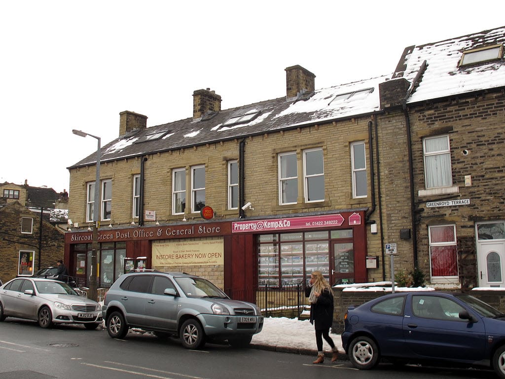 Cafe on t' corner photo 4