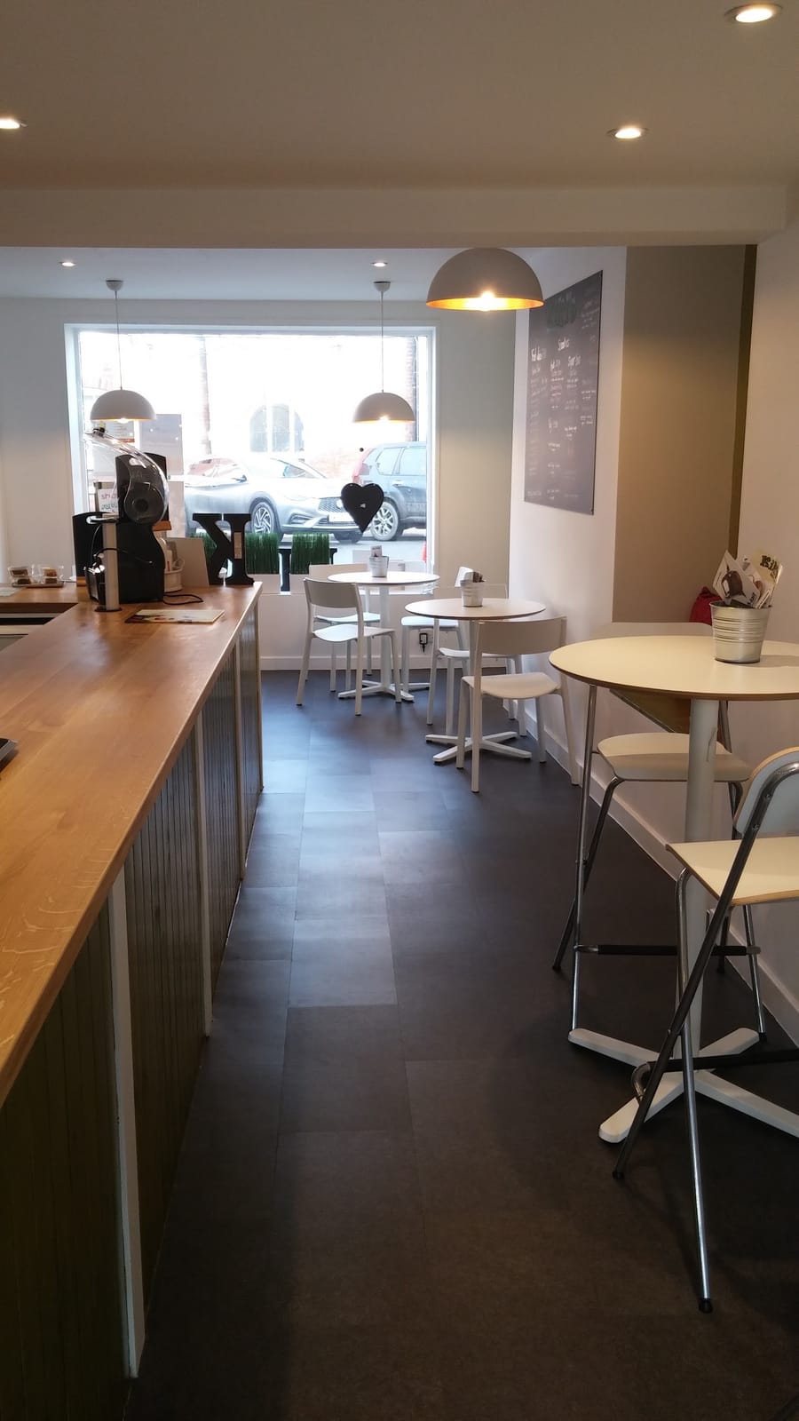 KiKi's cafe and juice bar