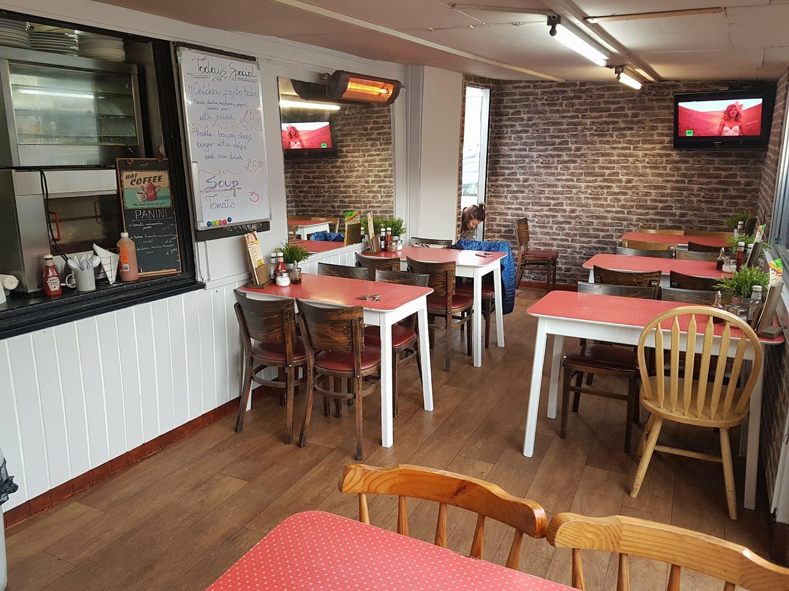 Magic Food & Café