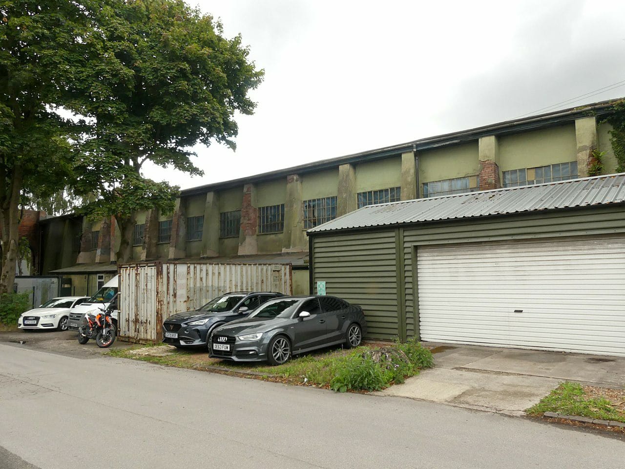 HUCKNALL GARDEN CENTRE & KEYCRAFT GARDEN BUILDINGS photo 2