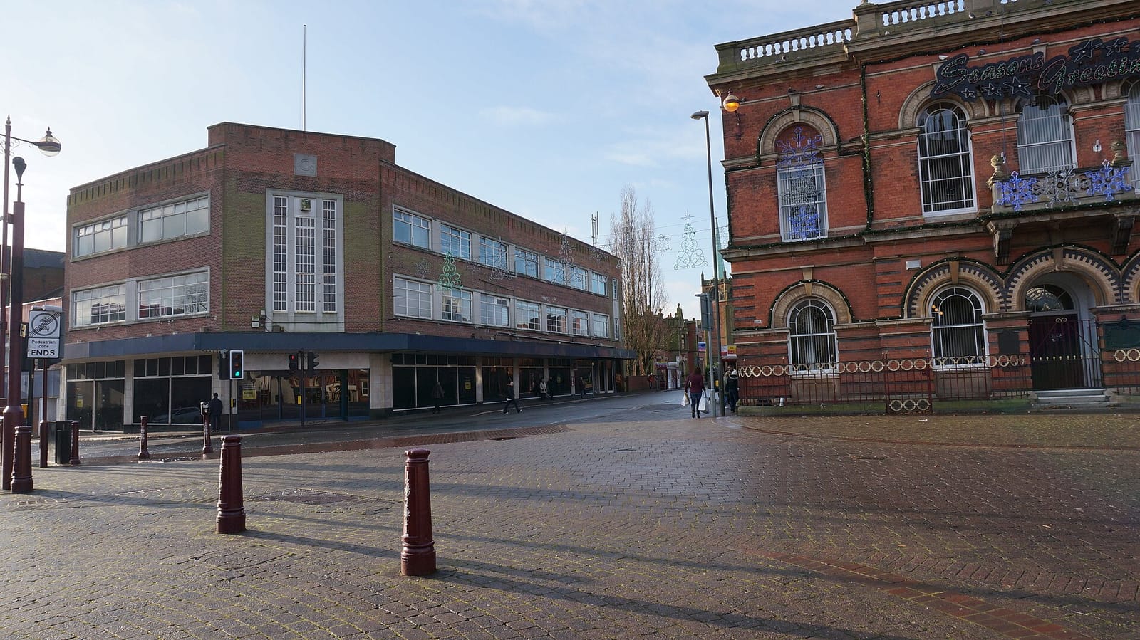 The HUB (a place to meet) photo 2