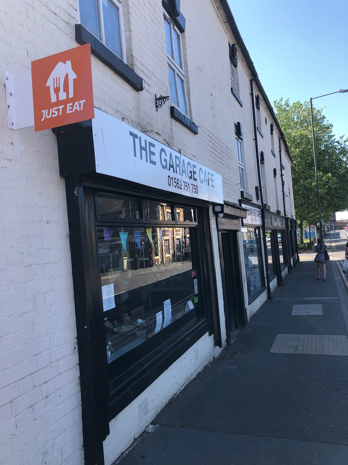 THE GARAGE CAFE