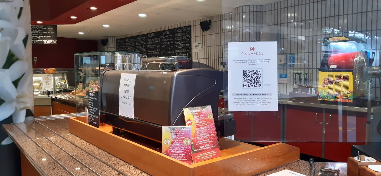 Sinnamon Coffee Pool Cafe