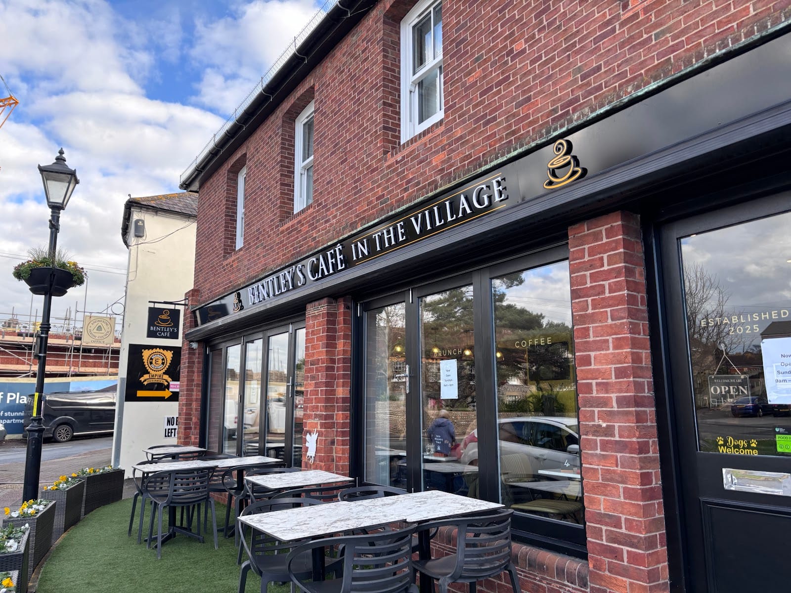 Bentley’s Cafe