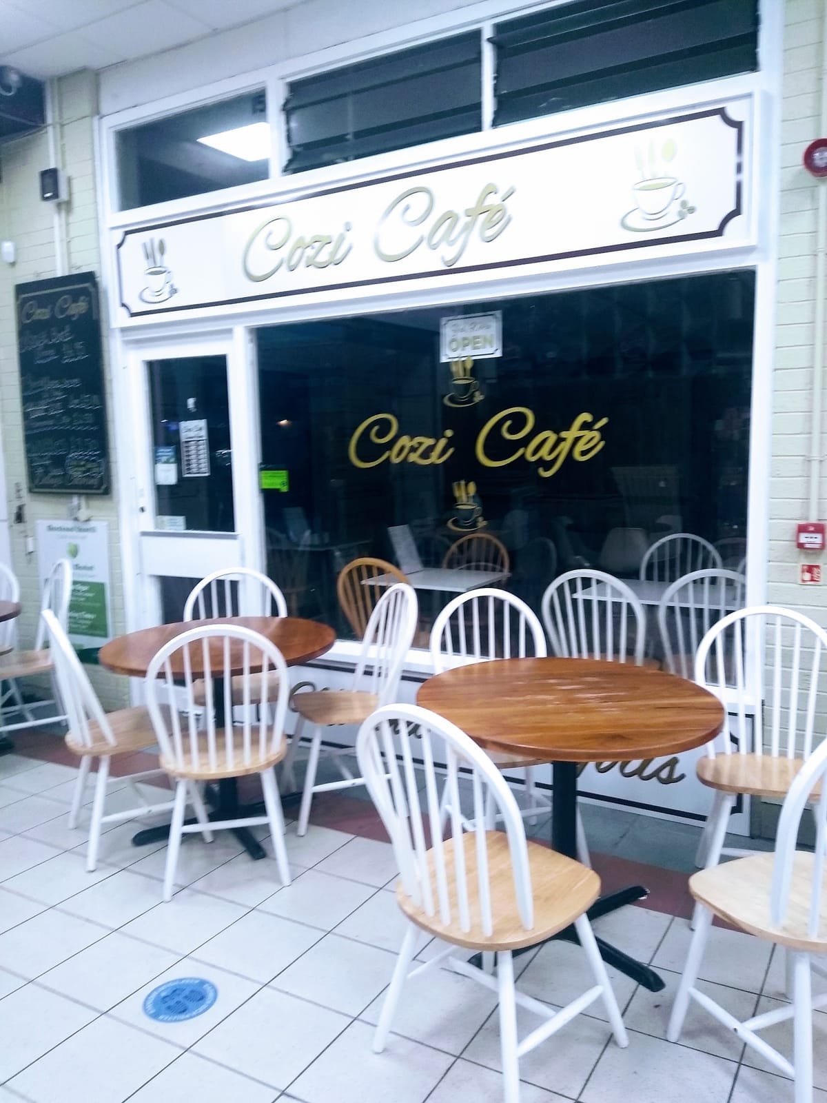 Cozy Cafe