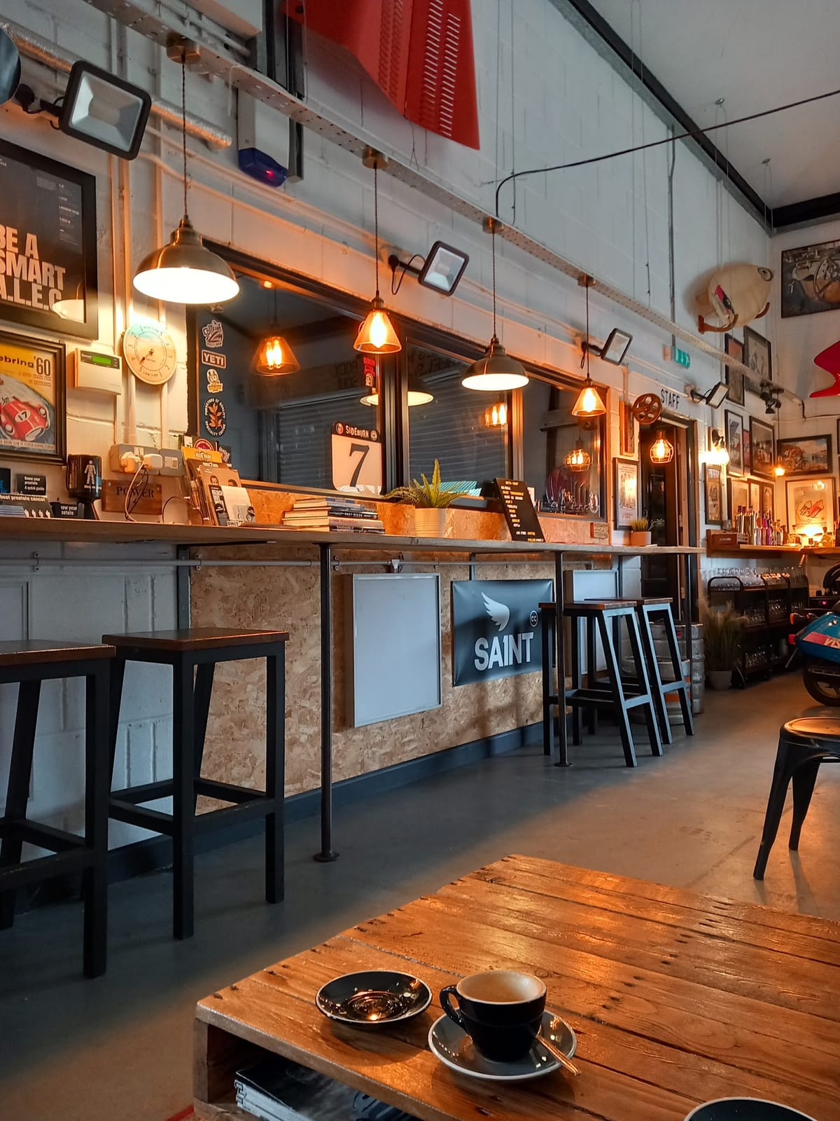 UN1T 7 - Coffee Garage