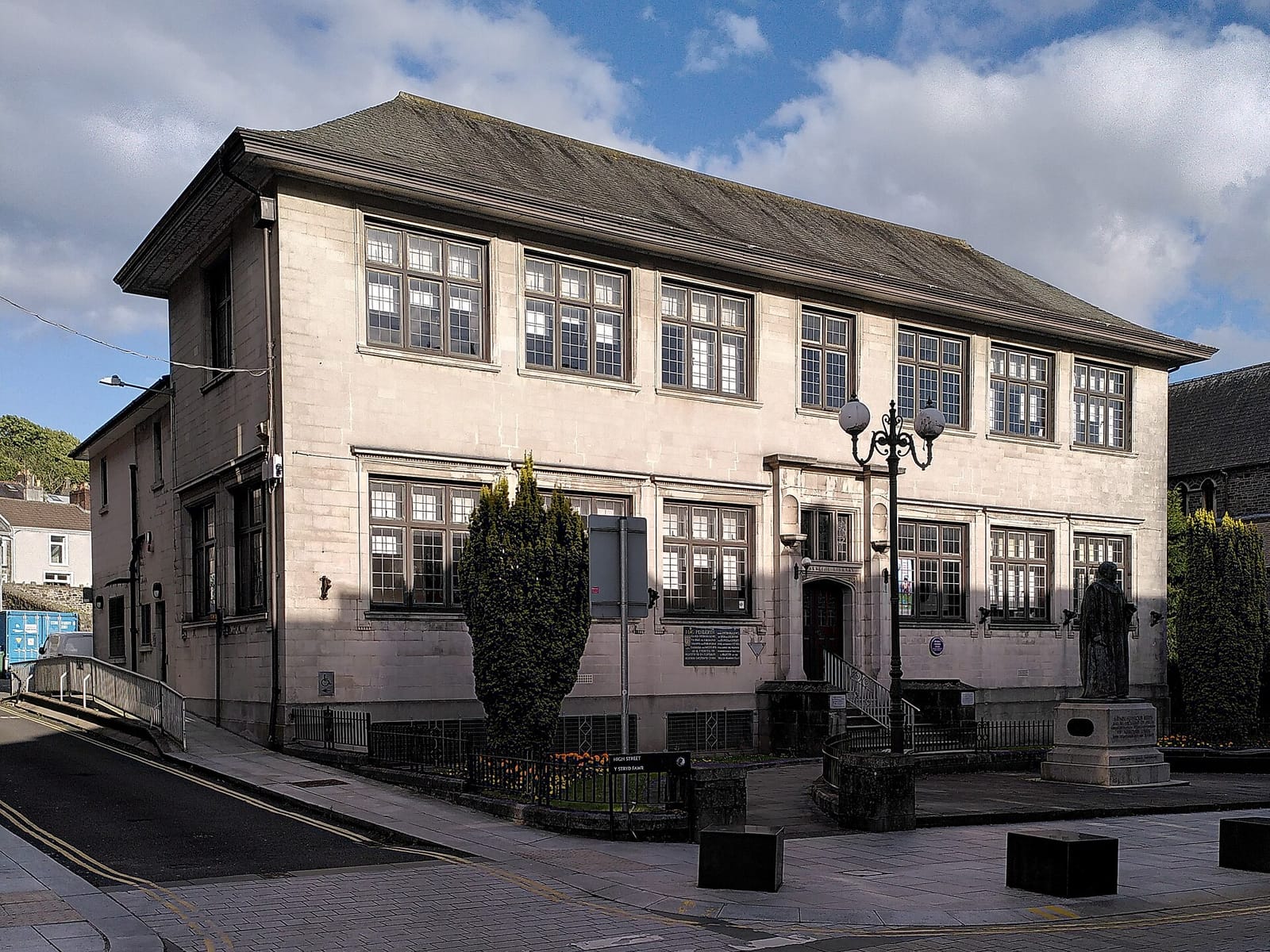 Redhouse Cymru photo 5