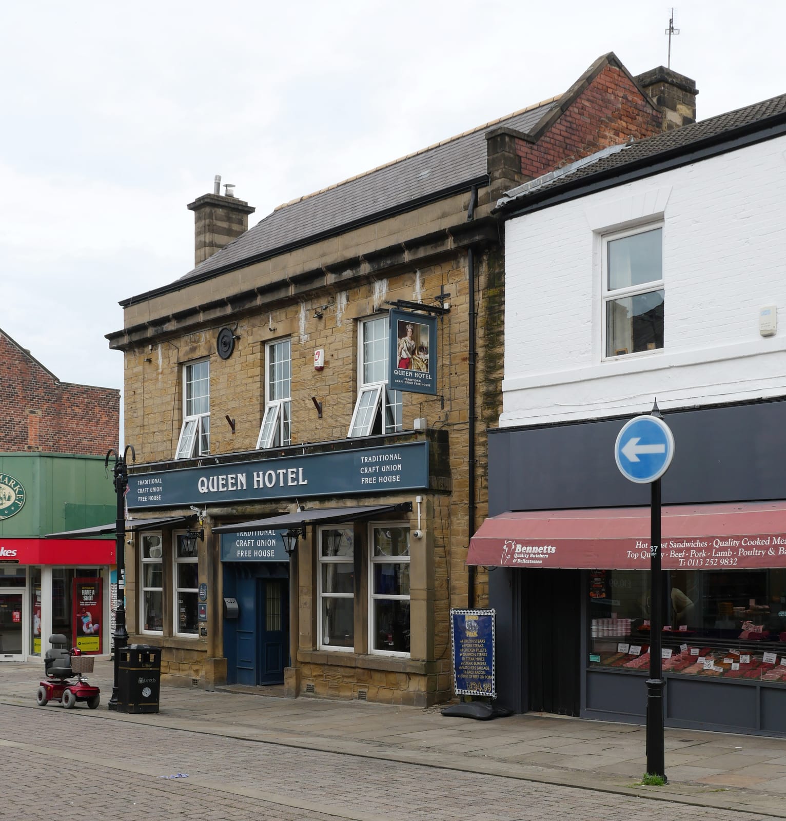 Queens Cafe photo 2