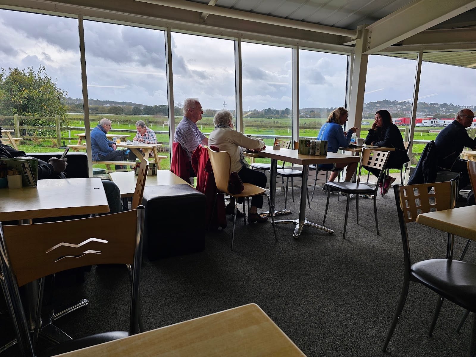 The Leisure Lounge Cafe