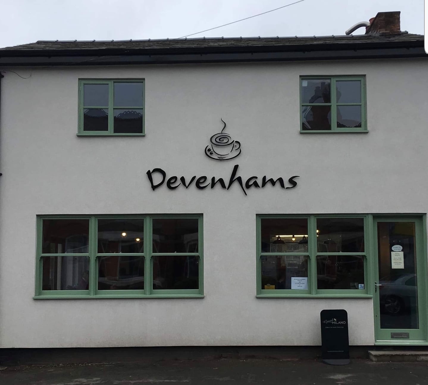 Devenhams CW9