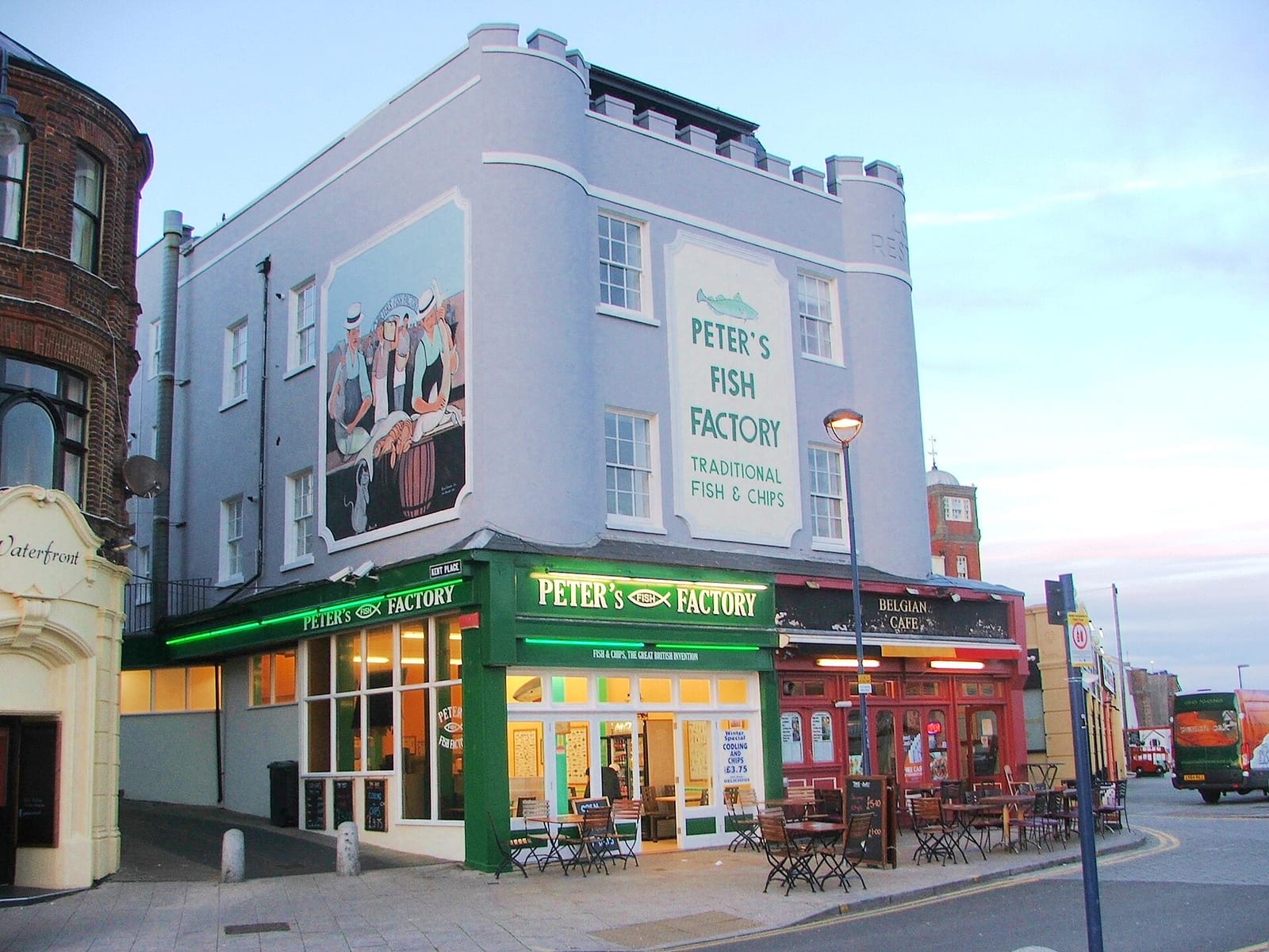 Topps Cafe photo 4
