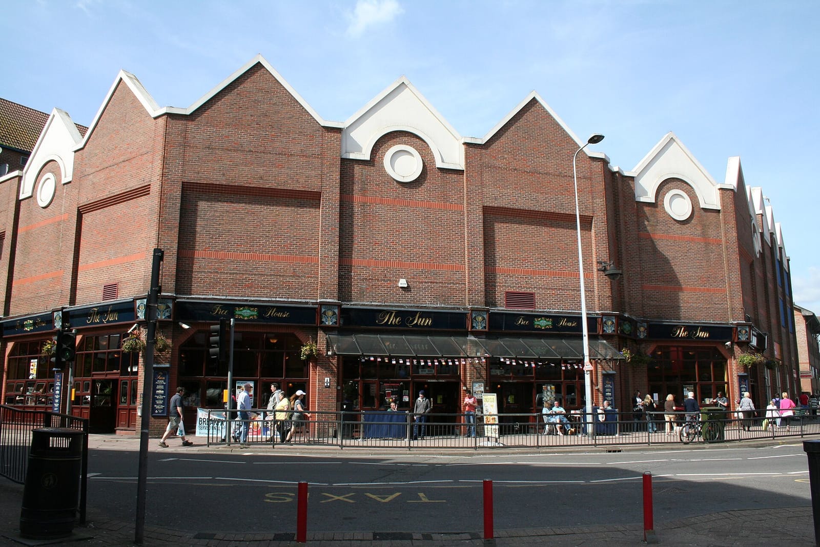 Creams Cafe Redhill photo 3