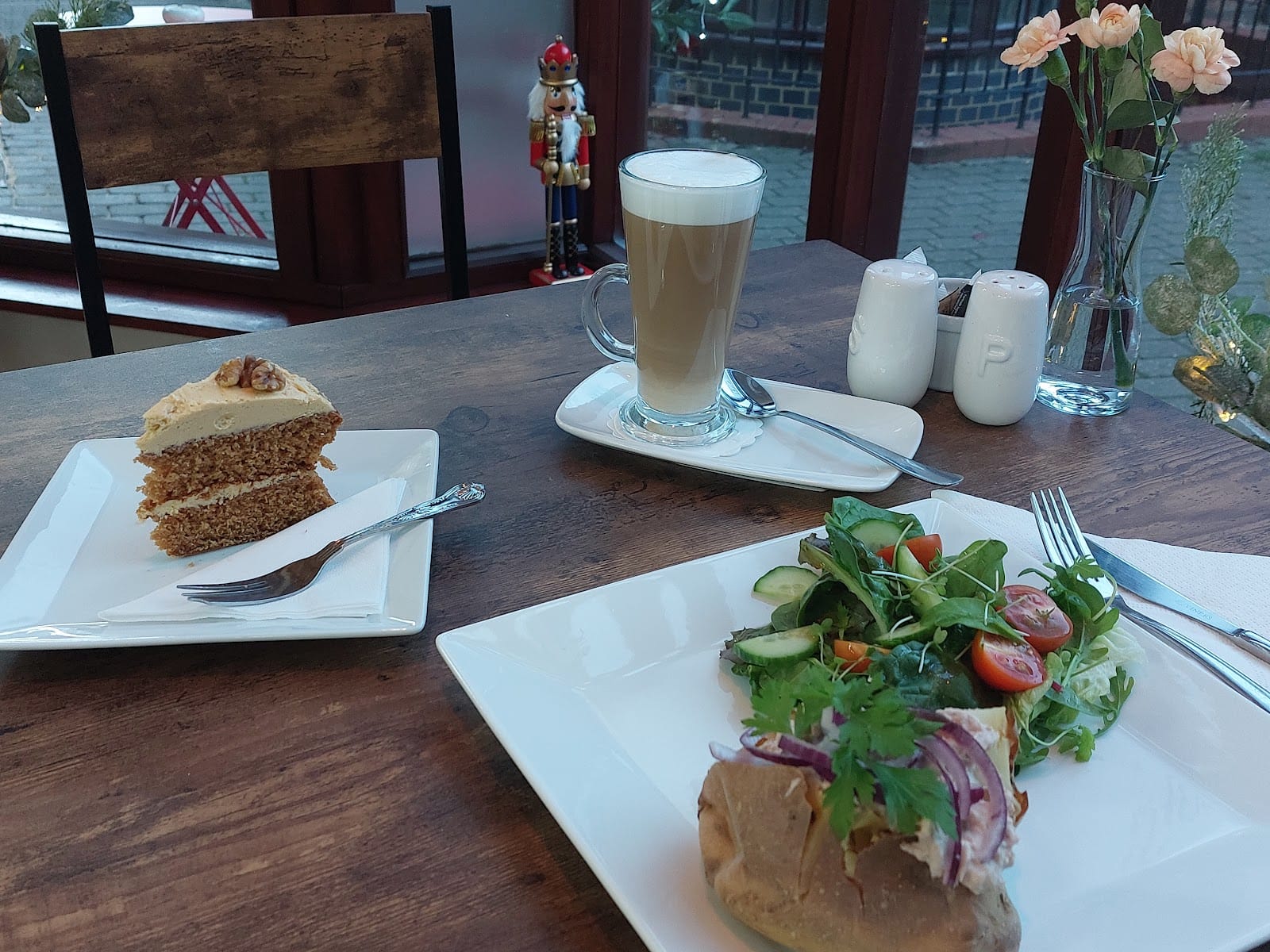 4 Seasons Cafe