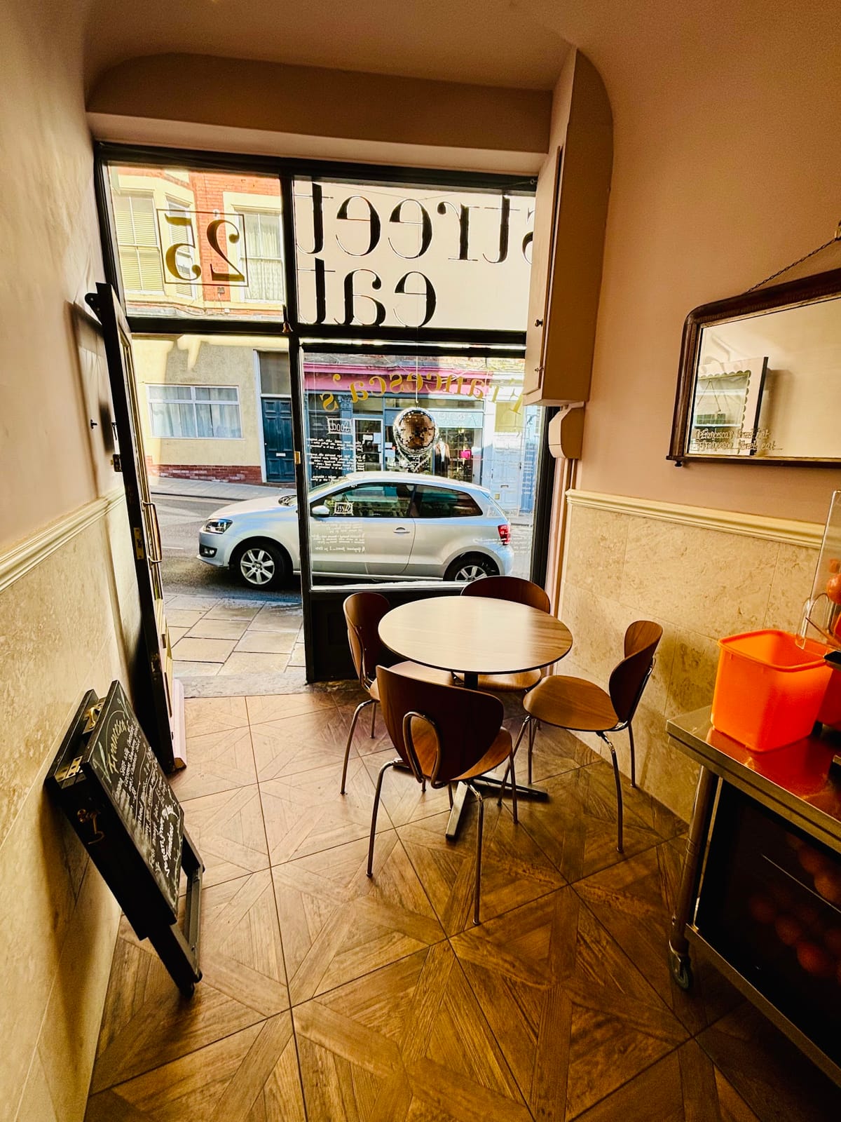 Francesca's street eat
